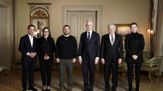 The participants of the joint Nordic–Ukrainian Summit in Oslo: Prime Minister of Sweden Ulf Kristersson, Prime Minister of Iceland Katrín Jakobsdóttir, President of Ukraine Volodymyr Zelenskyy, Prime Minister of Norway Jonas Gahr Støre, President of the Republic of Finland Sauli Niinistö and Prime Minister of Denmark Mette Frederiksen. Photo: Heiko Junge / NTB / Statsministerens kontor