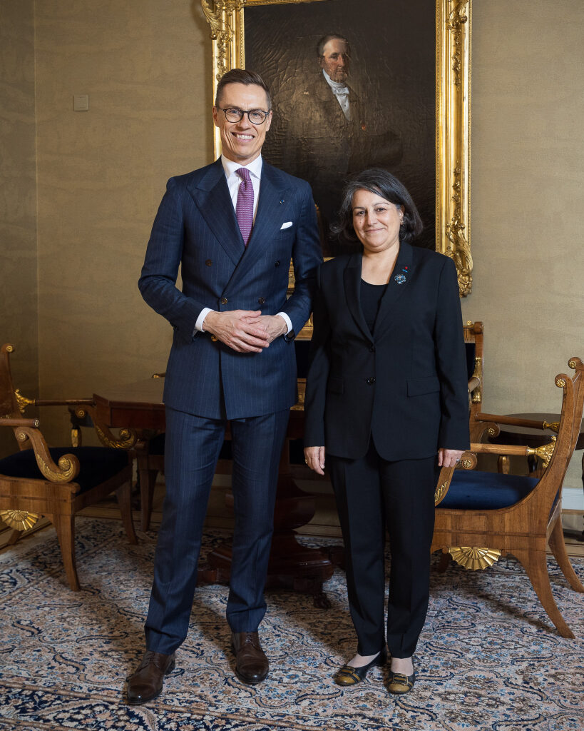 President Alexander Stubb och Frankrikes ambassadör Raja Rabia. Foto: Matti Porre/Republikens presidents kansli
